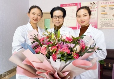 一束鲜花，满载感激之情&mdash;让武威俪人妇科医院格外温暖！