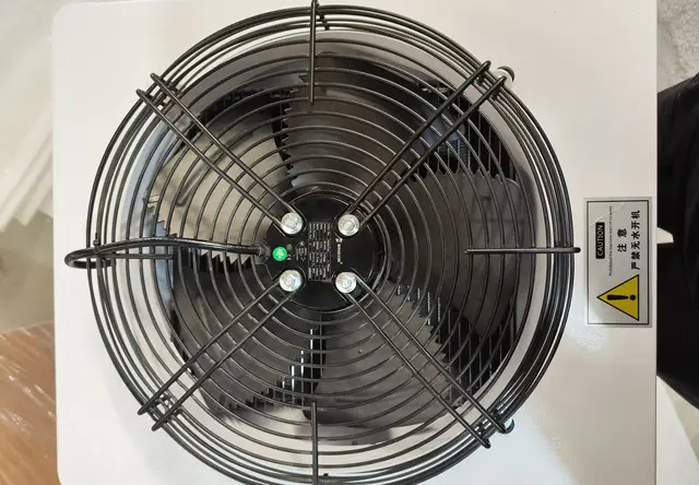 激光冷水机