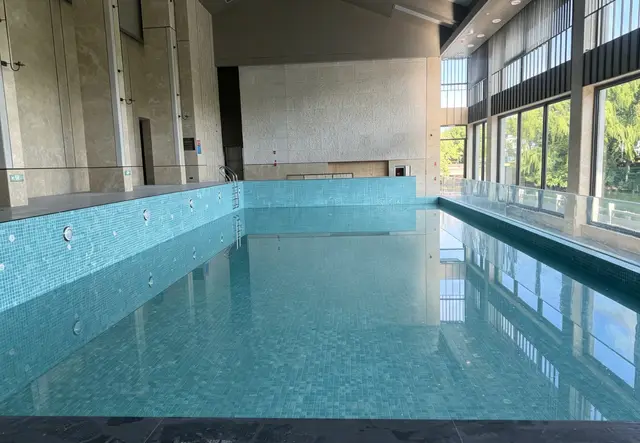 室内泳池